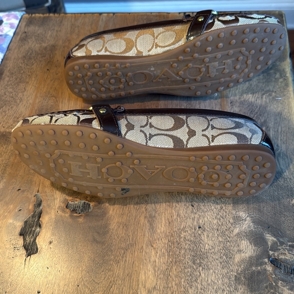 Coach Tan and Brown Loafers with Gold Details - Picture 6 of 7
